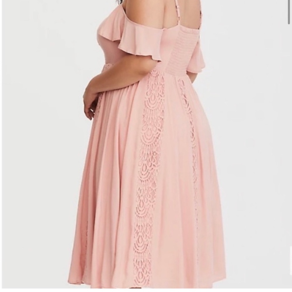 Torrid blush pink off shoulder lace fit and flare midi
blush pink sundress Used - Picture 2 of 4